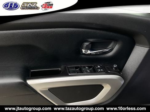 Used 2020 Nissan Titan SV AWD/4WD image 12