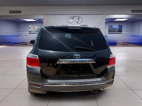 Used 2013 Toyota Highlander FWD image 9
