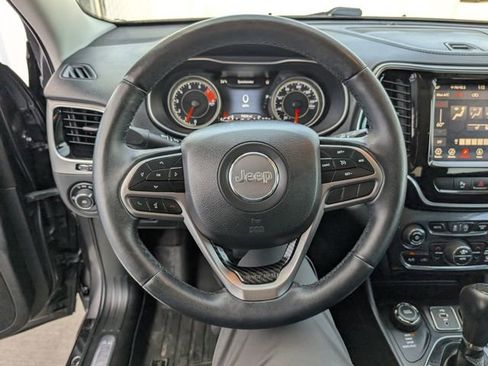Used 2019 Jeep Cherokee Limited AWD/4WD image 10