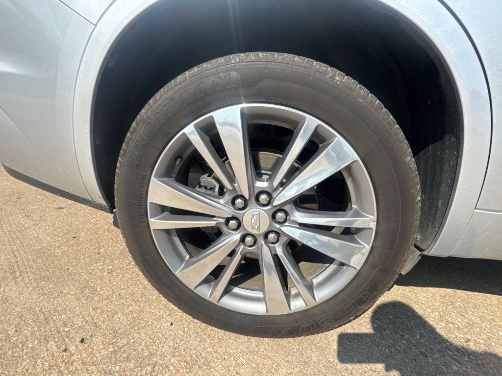 Used 2020 Cadillac XT6 Premium Luxury w/ LPO, Floor Liner Package FWD image 6