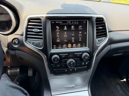 Used 2015 Jeep Grand Cherokee Altitude AWD/4WD image 26