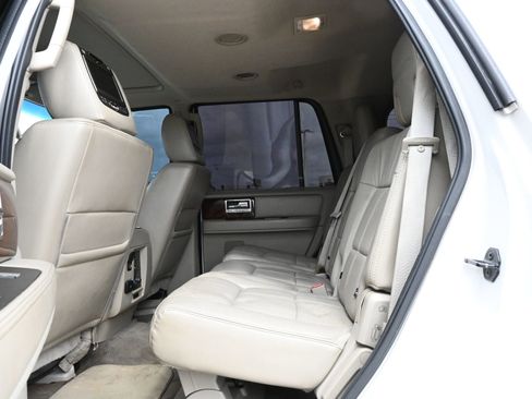 Used 2013 Lincoln Navigator 2WD w/ HD Trailer Tow Pkg image 20