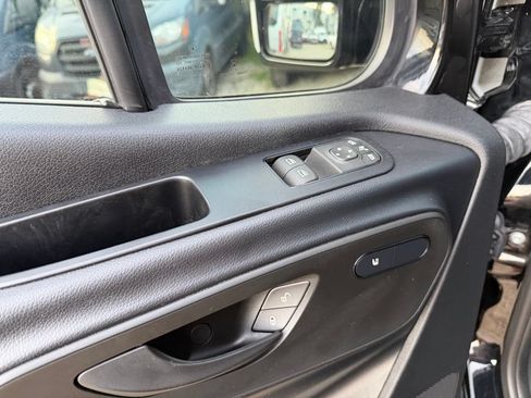 Used 2024 Mercedes-Benz Sprinter 2500 image 12