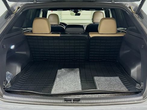 Used 2025 Volkswagen Atlas Cross Sport SE FWD image 23