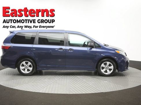 Used 2020 Toyota Sienna L FWD image 46