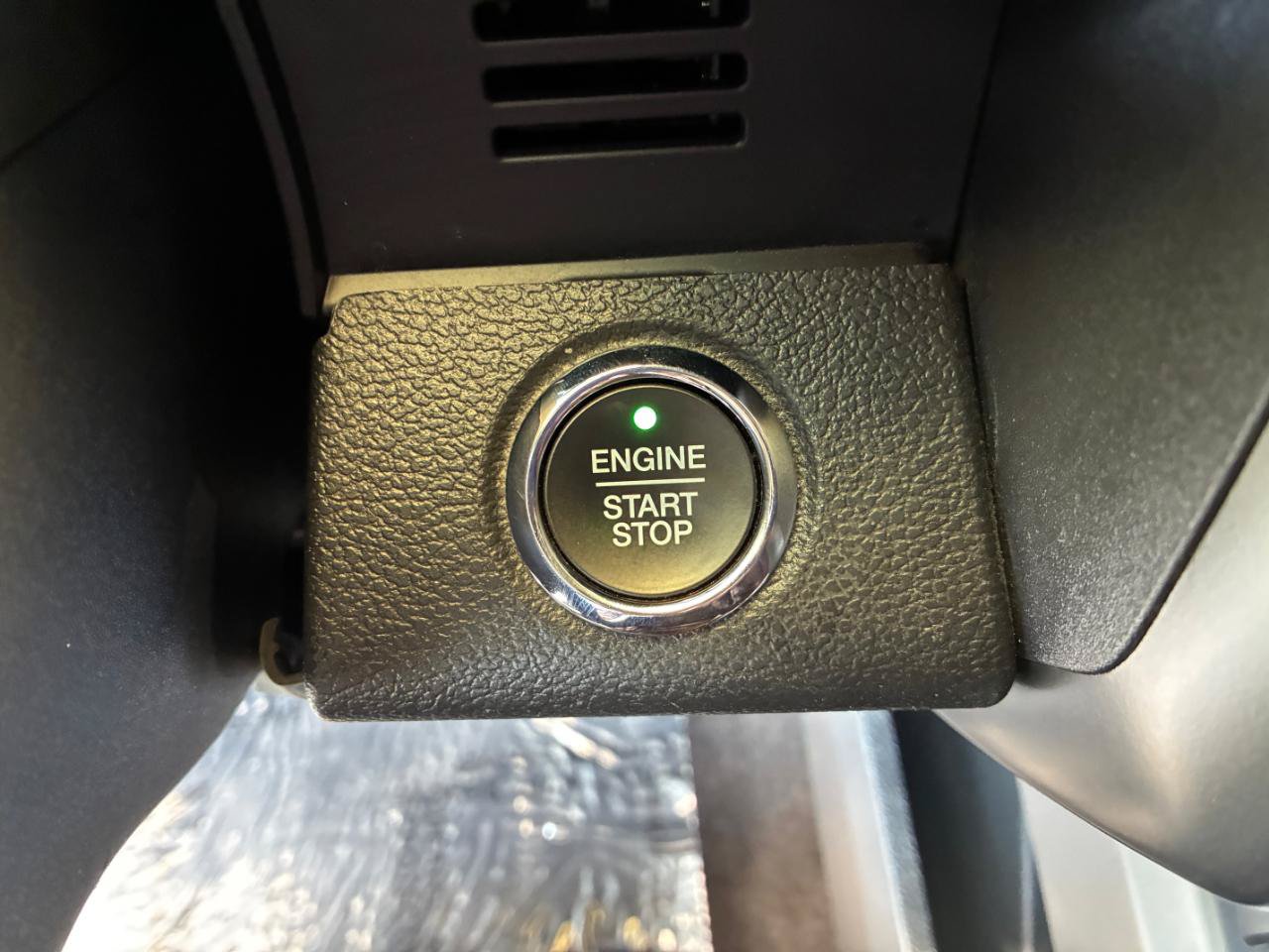 Used 2019 Ford F150 Lariat w/ Equipment Group 502A Luxury AWD/4WD image 31