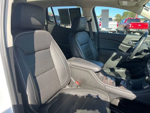 Used 2022 GMC Acadia Denali w/ Denali Ultimate Package image 27