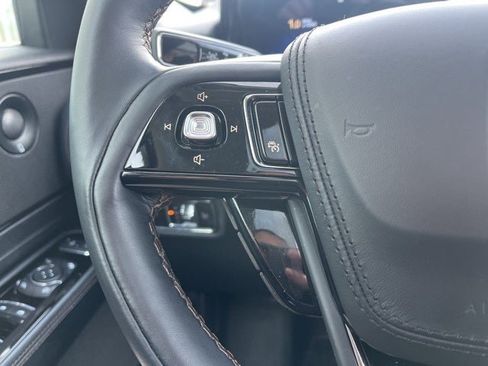 Used 2025 Lincoln Aviator AWD w/ Jet Appearance Package image 30