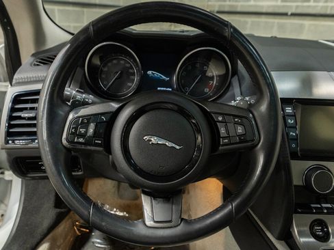 Used 2015 Jaguar F-TYPE Coupe image 45