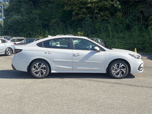 Used 2025 Subaru Legacy Premium AWD/4WD image 6