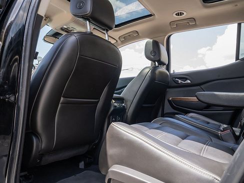 Used 2019 GMC Acadia Denali w/ Technology Package FWD image 18