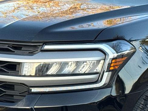 Used 2024 Ford Expedition XLT image 4