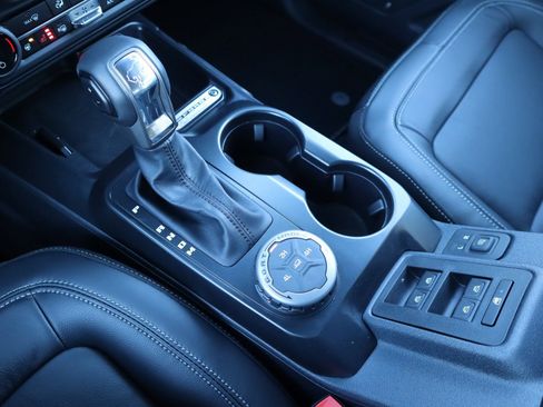 New 2025 Ford Bronco Outer Banks AWD/4WD image 9