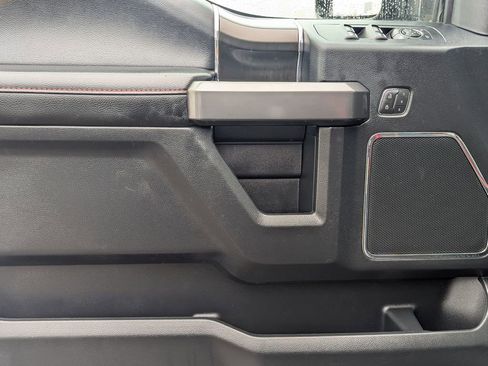 Used 2019 Ford F150 Lariat image 12