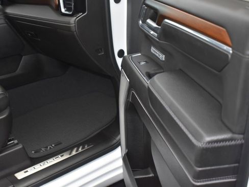 Used 2024 GMC Sierra 1500 Denali image 13
