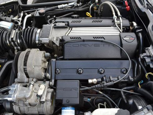 Used 1996 Chevrolet Corvette Coupe RWD image 37