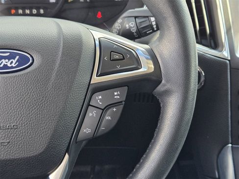 Used 2020 Ford Edge Titanium image 28