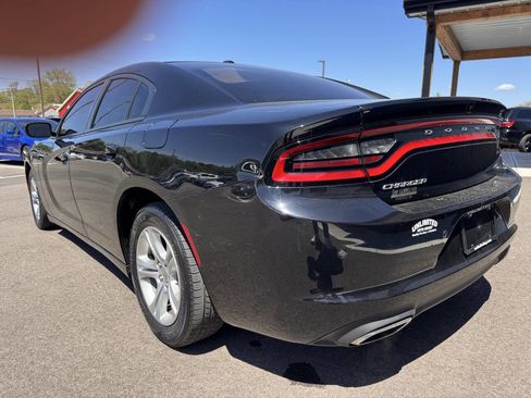 Used 2019 Dodge Charger SXT RWD image 10
