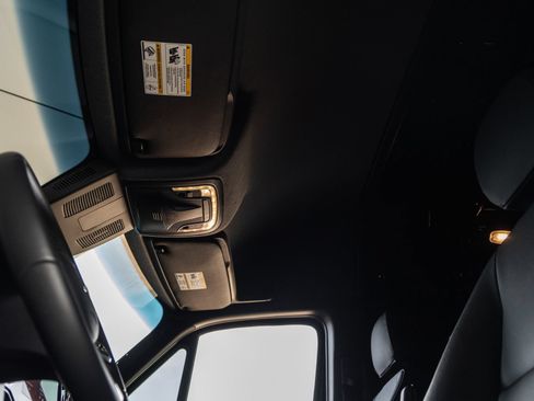 Used 2024 Mercedes-Benz Sprinter 2500 image 21