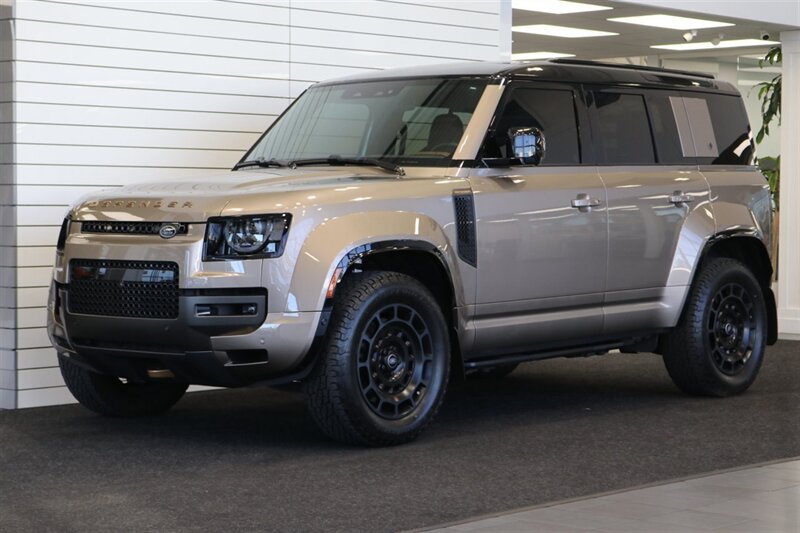 Used 2025 Land Rover Defender 110 AWD/4WD image 3