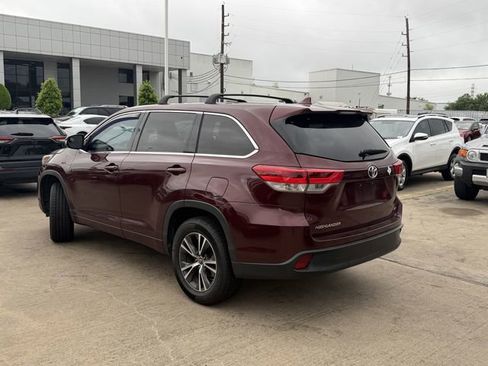 Used 2017 Toyota Highlander Plus image 7