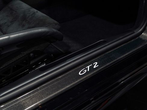 Used 2008 Porsche 911 GT2 RWD image 8