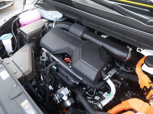 Certified 2025 Kia Carnival SX Prestige FWD image 11