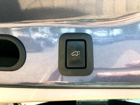 Used 2015 Toyota Highlander Limited image 30