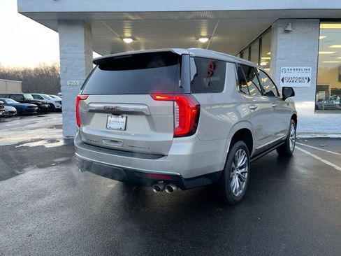 Used 2021 GMC Yukon Denali w/ Denali Premium Package image 5