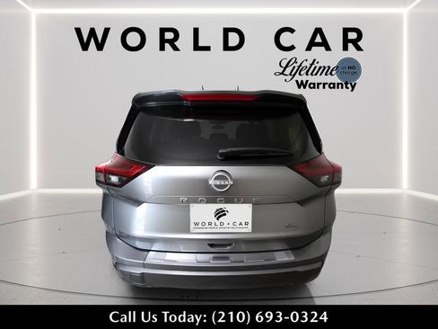 Used 2025 Nissan Rogue SL w/ Tech Package image 19