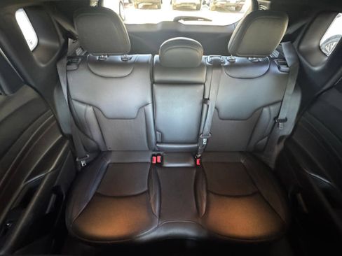 Used 2025 Jeep Compass Trailhawk AWD/4WD image 37