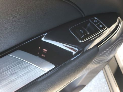 Used 2025 Cadillac Lyriq Luxury image 48