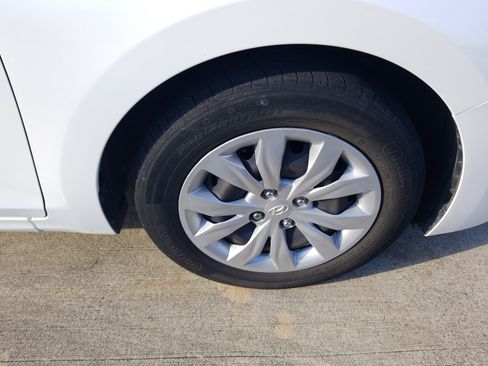 Used 2022 Hyundai Accent SE image 24