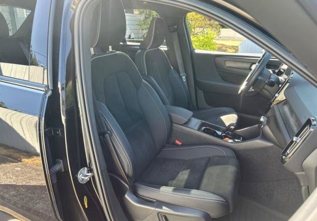 Used 2023 Volvo XC40 Recharge Ultimate w/ Protection Package Premier AWD/4WD image 11