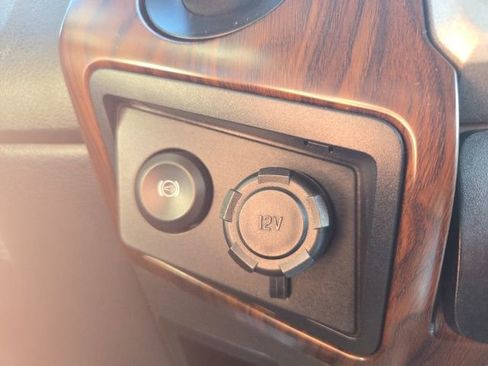 Used 2015 Ford F350 Lariat image 32