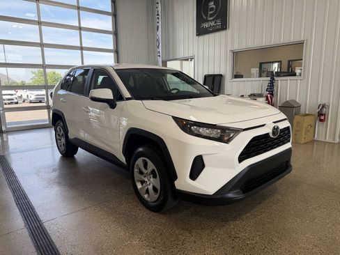 Used 2022 Toyota RAV4 LE w/ Carpet Mat Package (TMS) AWD/4WD image 7