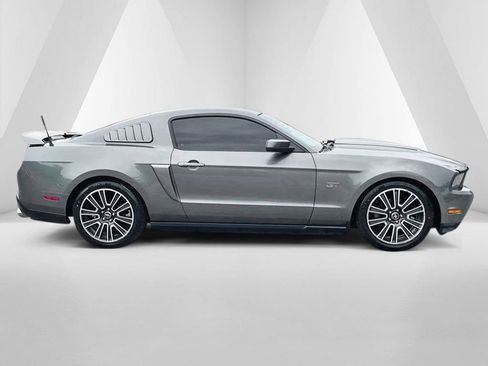 Used 2010 Ford Mustang GT Premium RWD image 9