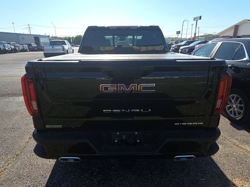 Certified 2022 GMC Sierra 1500 Denali w/ Technology Package AWD/4WD image 5