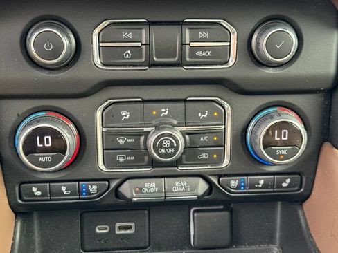 Used 2021 Chevrolet Tahoe High Country AWD/4WD image 36