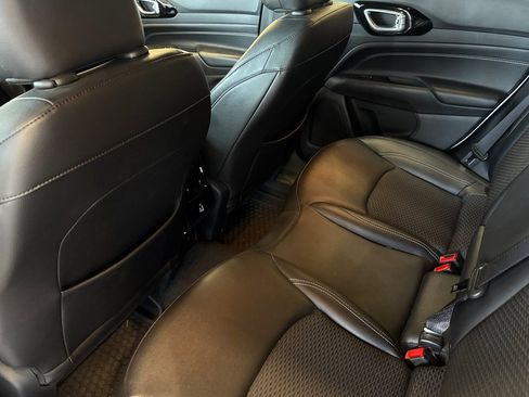 Used 2023 Jeep Compass Altitude w/ Convenience Group image 11