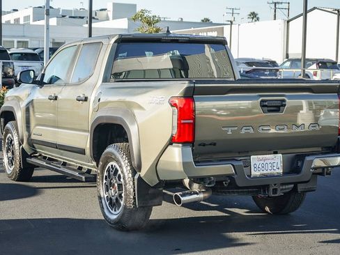 Used 2025 Toyota Tacoma TRD Off-Road image 7