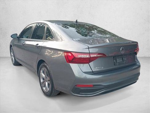 Used 2023 Volkswagen Jetta SE image 8