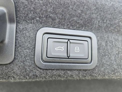 Used 2024 Audi A6 Premium Plus w/ Premium Plus Package image 18