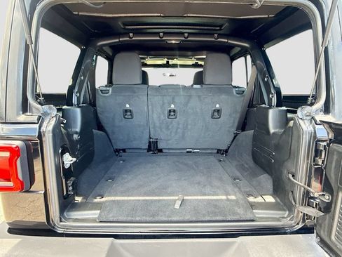 Used 2021 Jeep Wrangler Unlimited Sport AWD/4WD image 30