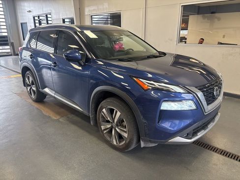 Used 2021 Nissan Rogue Platinum image 7