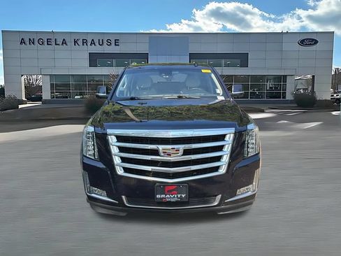 Used 2020 Cadillac Escalade Premium Luxury AWD/4WD image 2