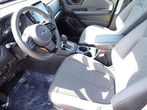 Used 2025 Subaru Forester Premium AWD/4WD image 12