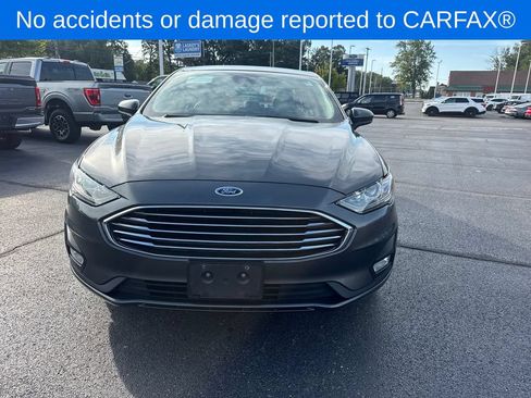 Used 2019 Ford Fusion SE w/ Equipment Group 151A FWD image 2