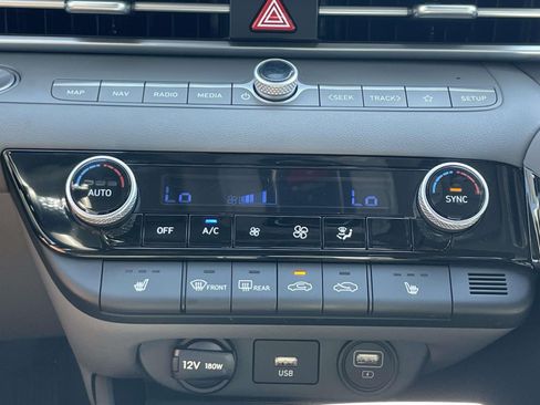 Used 2023 Hyundai Elantra SEL w/ Convenience Package FWD image 26