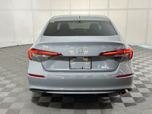 Used 2025 Honda Civic Sport image 4